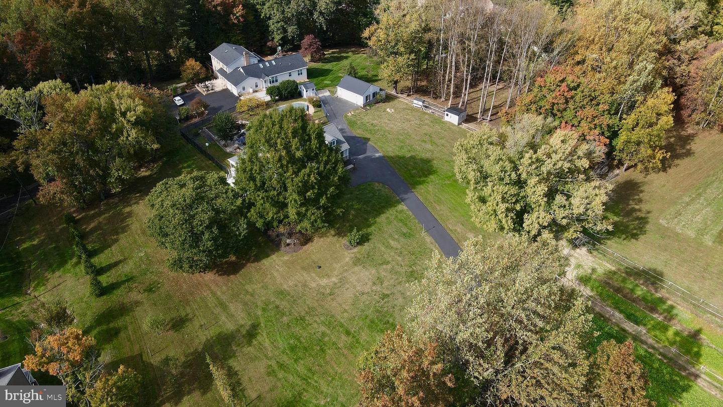 11102 FAIRFAX STATION RD, FAIRFAX STATION, Virginia 22039, 4 Bedrooms Bedrooms, ,3 BathroomsBathrooms,Residential,For sale,11102 FAIRFAX STATION RD,VAFX2275178 MLS # VAFX2275178