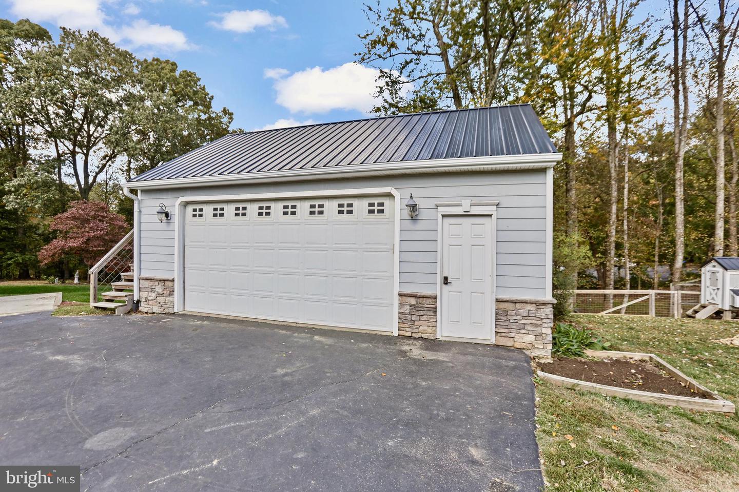 11102 FAIRFAX STATION RD, FAIRFAX STATION, Virginia 22039, 4 Bedrooms Bedrooms, ,3 BathroomsBathrooms,Residential,For sale,11102 FAIRFAX STATION RD,VAFX2275178 MLS # VAFX2275178