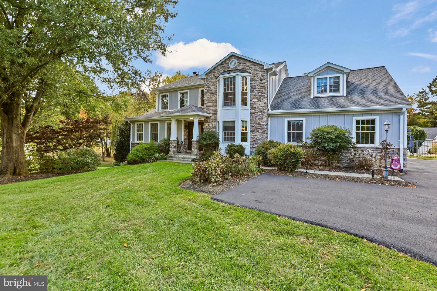 11102 FAIRFAX STATION RD, FAIRFAX STATION, Virginia 22039, 4 Bedrooms Bedrooms, ,3 BathroomsBathrooms,Residential,For sale,11102 FAIRFAX STATION RD,VAFX2275178 MLS # VAFX2275178