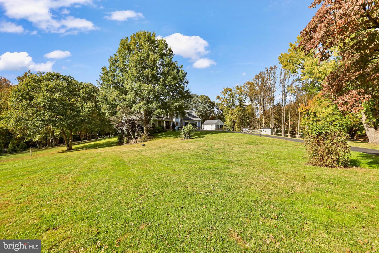 11102 FAIRFAX STATION RD, FAIRFAX STATION, Virginia 22039, 4 Bedrooms Bedrooms, ,3 BathroomsBathrooms,Residential,For sale,11102 FAIRFAX STATION RD,VAFX2275178 MLS # VAFX2275178