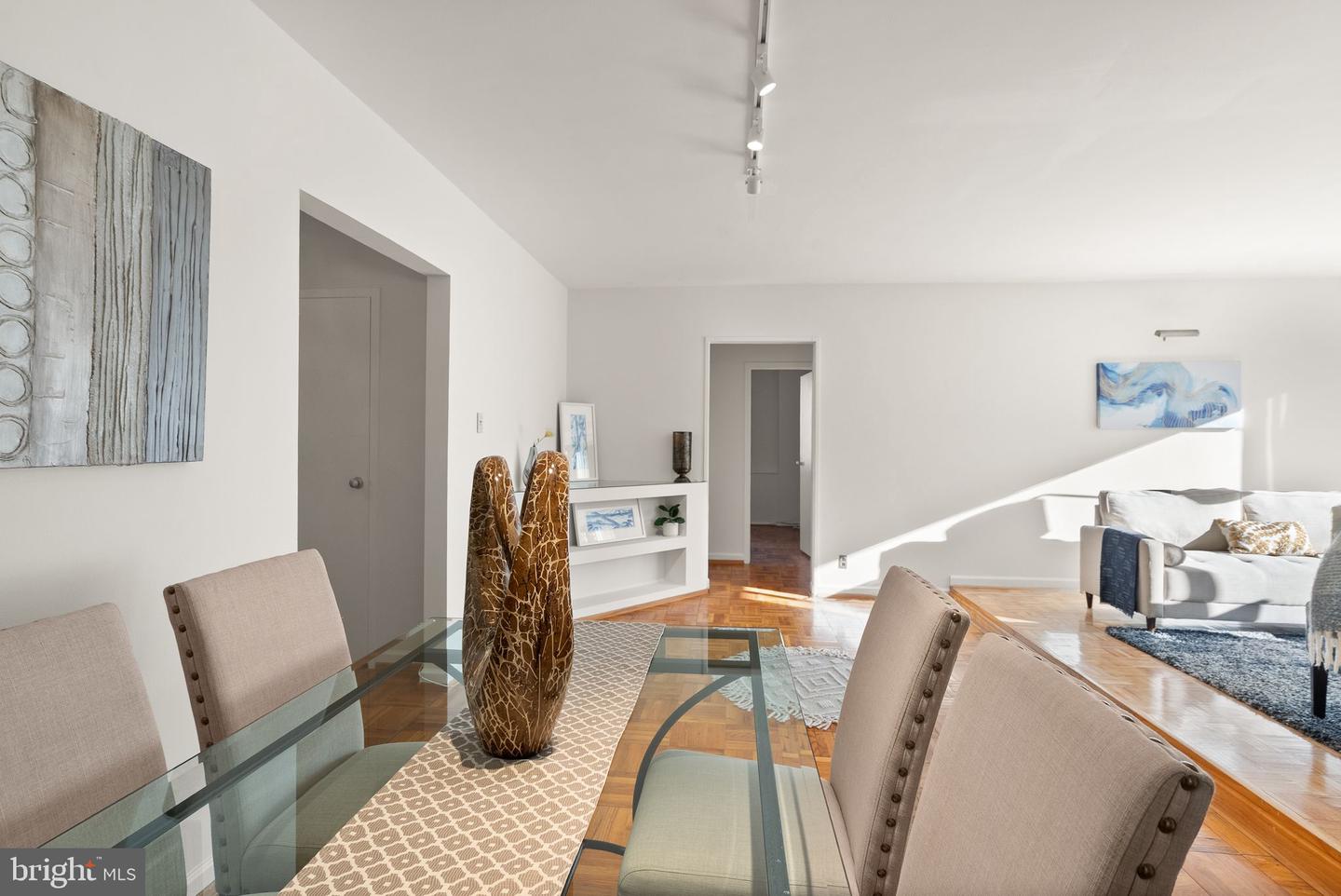 4200 CATHEDRAL AVE NW #812, WASHINGTON, District Of Columbia 20016, 2 Bedrooms Bedrooms, ,2 BathroomsBathrooms,Residential,For sale,4200 CATHEDRAL AVE NW #812,DCDC2228430 MLS # DCDC2228430