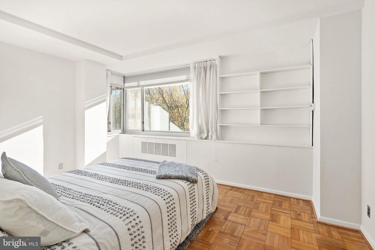 4200 CATHEDRAL AVE NW #812, WASHINGTON, District Of Columbia 20016, 2 Bedrooms Bedrooms, ,2 BathroomsBathrooms,Residential,For sale,4200 CATHEDRAL AVE NW #812,DCDC2228430 MLS # DCDC2228430