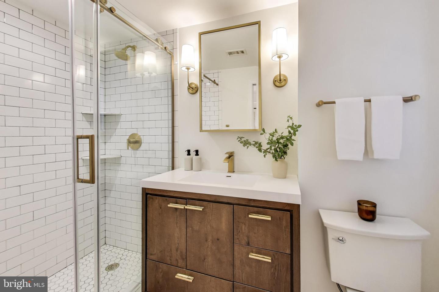 1621 T ST NW #601, WASHINGTON, District Of Columbia 20009, 2 Bedrooms Bedrooms, ,2 BathroomsBathrooms,Residential,For sale,1621 T ST NW #601,DCDC2228462 MLS # DCDC2228462 1621 T ST NW #601, WASHINGTON, District Of Columbia 20009, 2 Bedrooms Bedrooms, ,2 BathroomsBathrooms,Residential,For sale,1621 T ST NW #601,DCDC2228462 MLS # DCDC2228462