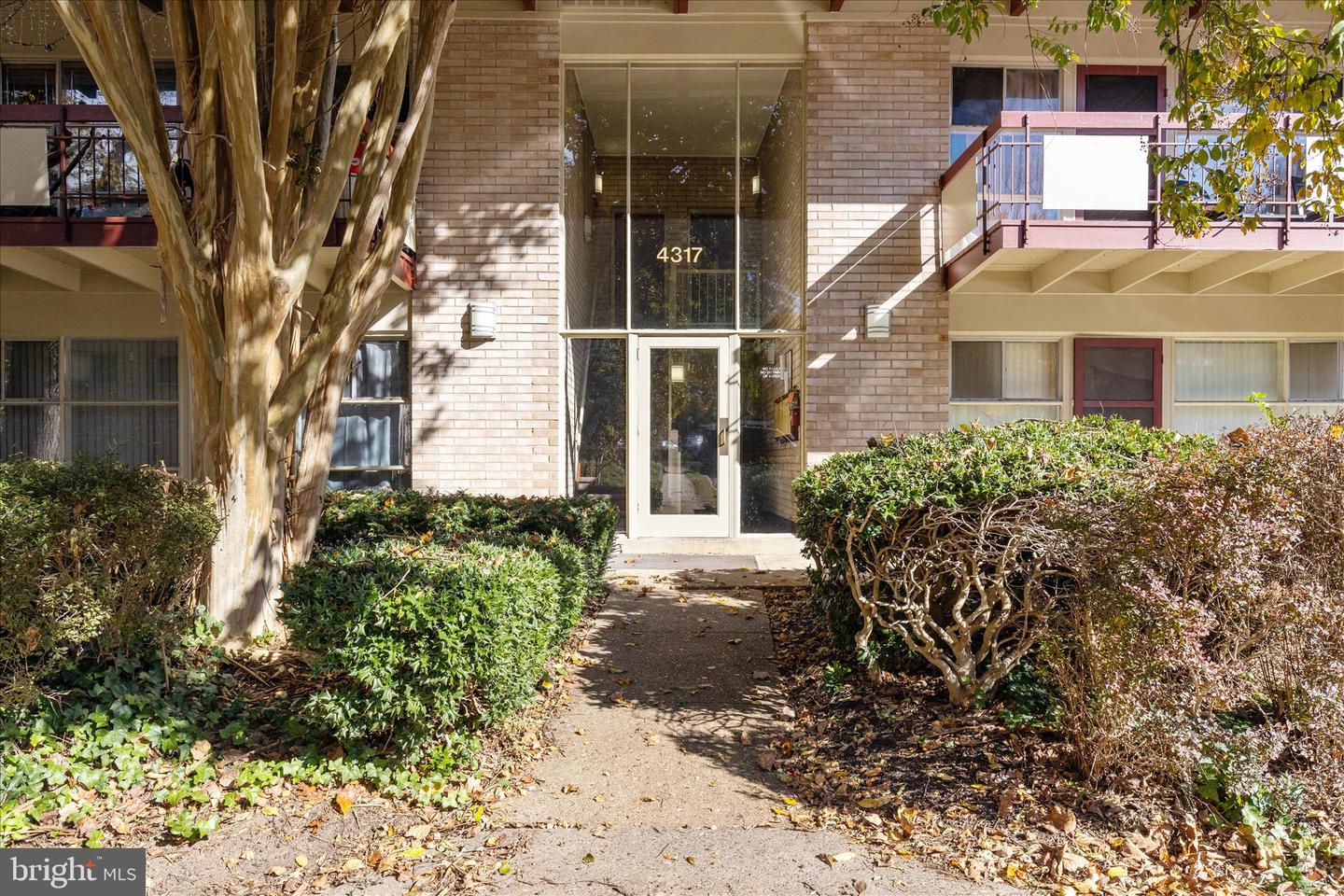 4317 AMERICANA DR #203, ANNANDALE, Virginia 22003, 2 Bedrooms Bedrooms, ,1 BathroomBathrooms,Residential,For sale,4317 AMERICANA DR #203,VAFX2276108 MLS # VAFX2276108 4317 AMERICANA DR #203, ANNANDALE, Virginia 22003, 2 Bedrooms Bedrooms, ,1 BathroomBathrooms,Residential,For sale,4317 AMERICANA DR #203,VAFX2276108 MLS # VAFX2276108