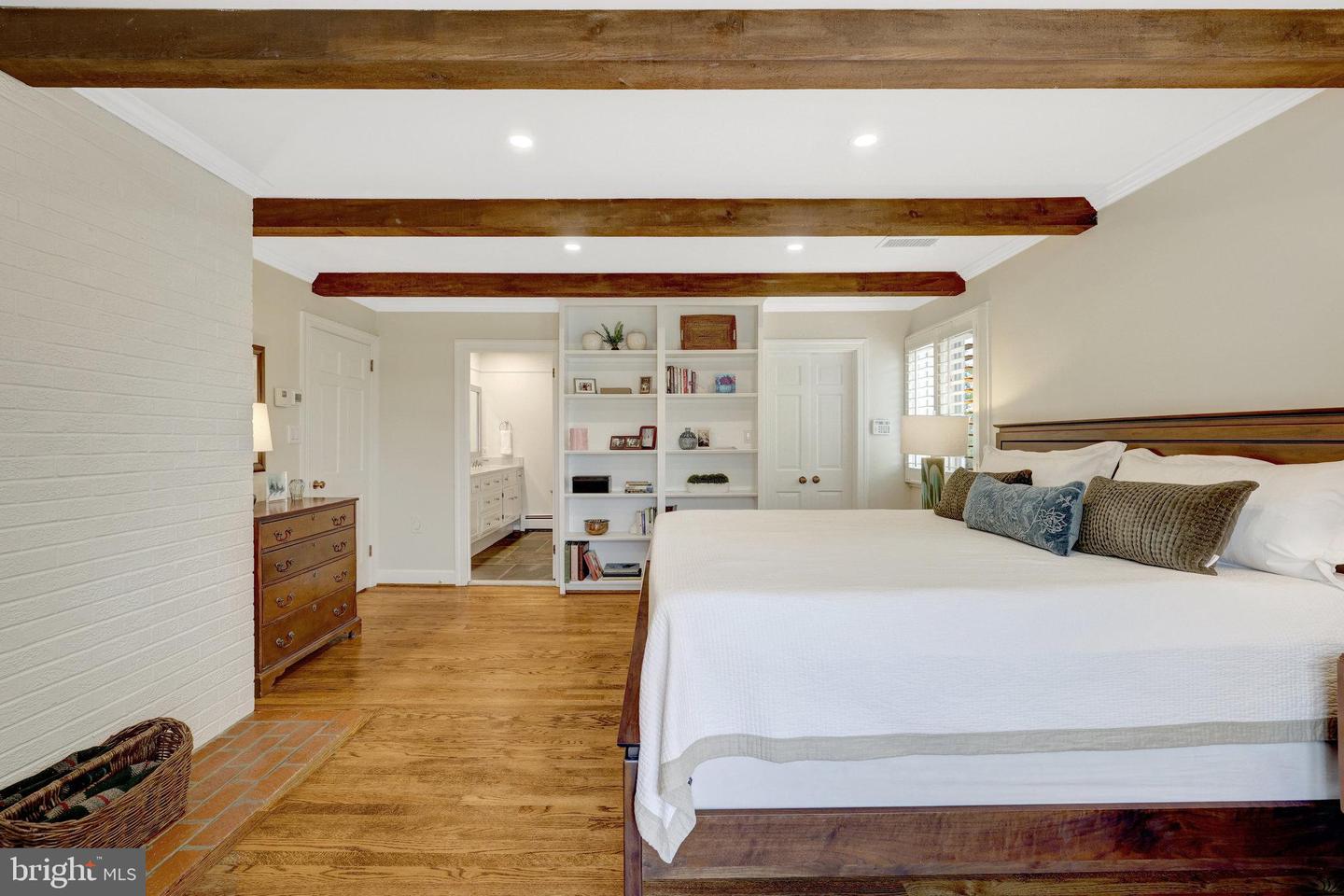 19328 LINCOLN RD, PURCELLVILLE, Virginia 20132, 5 Bedrooms Bedrooms, ,3 BathroomsBathrooms,Residential,For sale,19328 LINCOLN RD,VALO2109790 MLS # VALO2109790