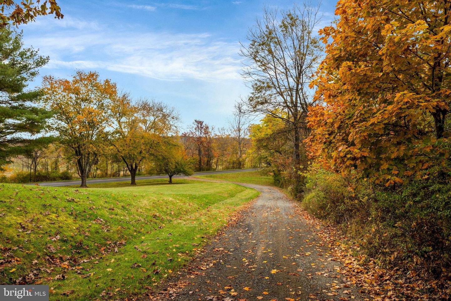 19328 LINCOLN RD, PURCELLVILLE, Virginia 20132, 5 Bedrooms Bedrooms, ,3 BathroomsBathrooms,Residential,For sale,19328 LINCOLN RD,VALO2109790 MLS # VALO2109790