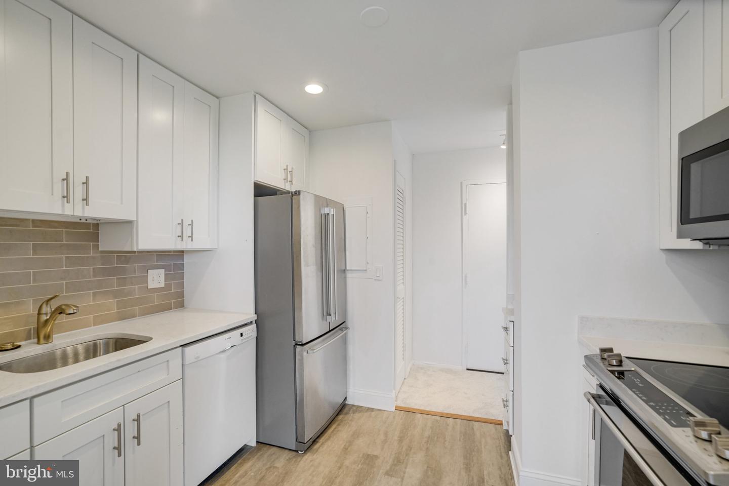 3245 RIO DR #901, FALLS CHURCH, Virginia 22041, 2 Bedrooms Bedrooms, ,2 BathroomsBathrooms,Residential,For sale,3245 RIO DR #901,VAFX2276774 MLS # VAFX2276774