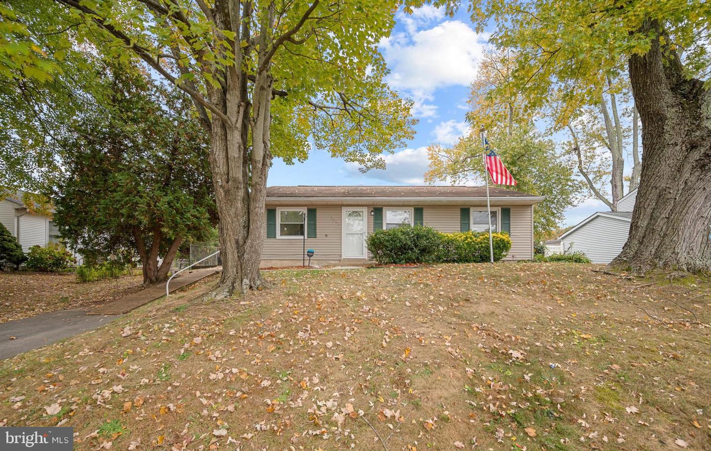 1259 COLUMBIA RD, WOODBRIDGE, Virginia 22191, 3 Bedrooms Bedrooms, ,2 BathroomsBathrooms,Residential,For sale,1259 COLUMBIA RD,VAPW2106920 MLS # VAPW2106920