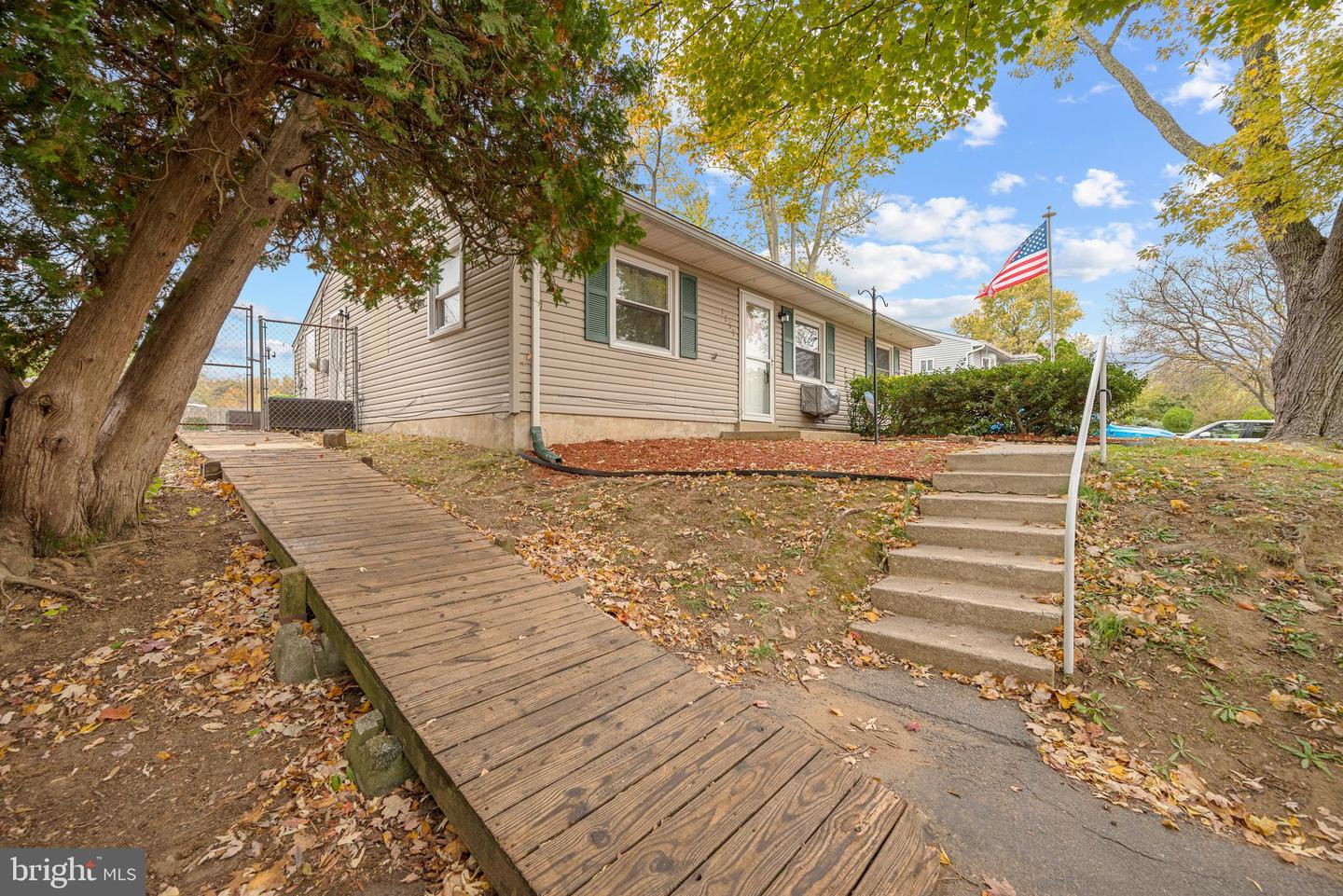 1259 COLUMBIA RD, WOODBRIDGE, Virginia 22191, 3 Bedrooms Bedrooms, ,2 BathroomsBathrooms,Residential,For sale,1259 COLUMBIA RD,VAPW2106920 MLS # VAPW2106920