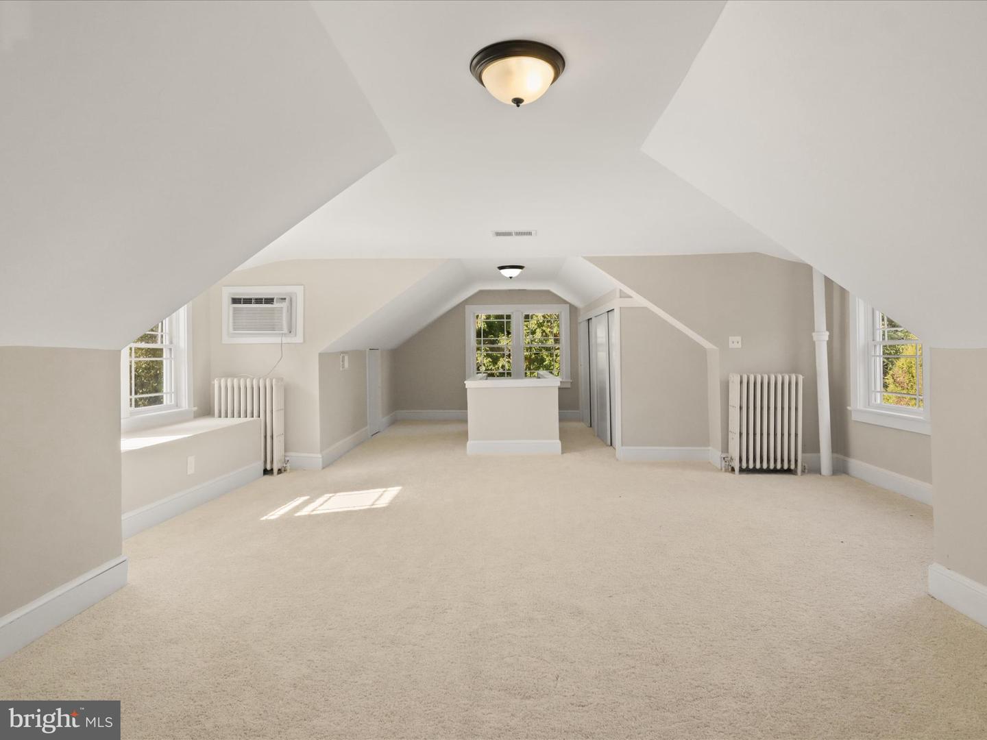 3851 2ND ST N, ARLINGTON, Virginia 22203, 2 Bedrooms Bedrooms, ,1 BathroomBathrooms,Residential,For sale,3851 2ND ST N,VAAR2065516 MLS # VAAR2065516