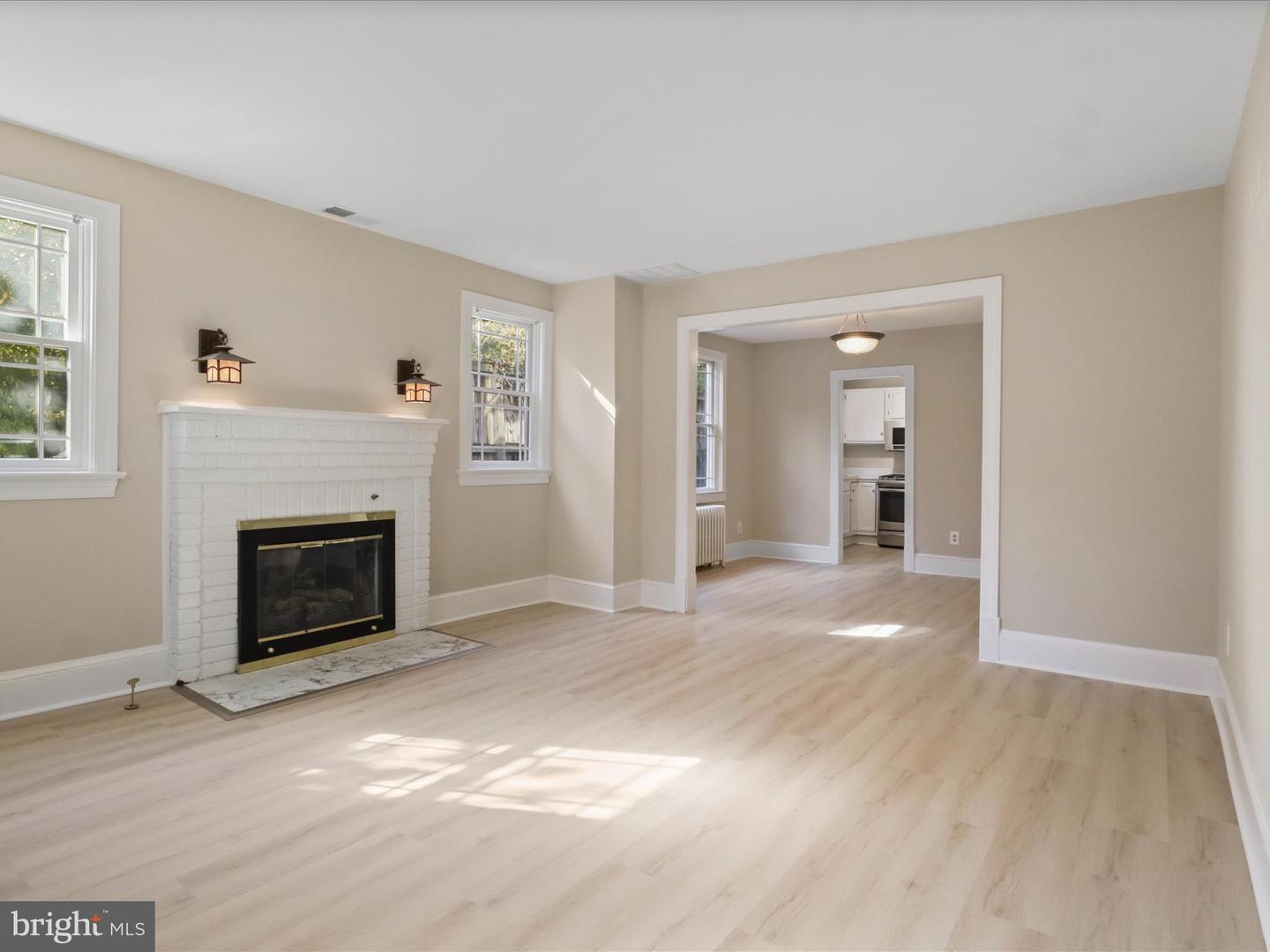 3851 2ND ST N, ARLINGTON, Virginia 22203, 2 Bedrooms Bedrooms, ,1 BathroomBathrooms,Residential,For sale,3851 2ND ST N,VAAR2065516 MLS # VAAR2065516