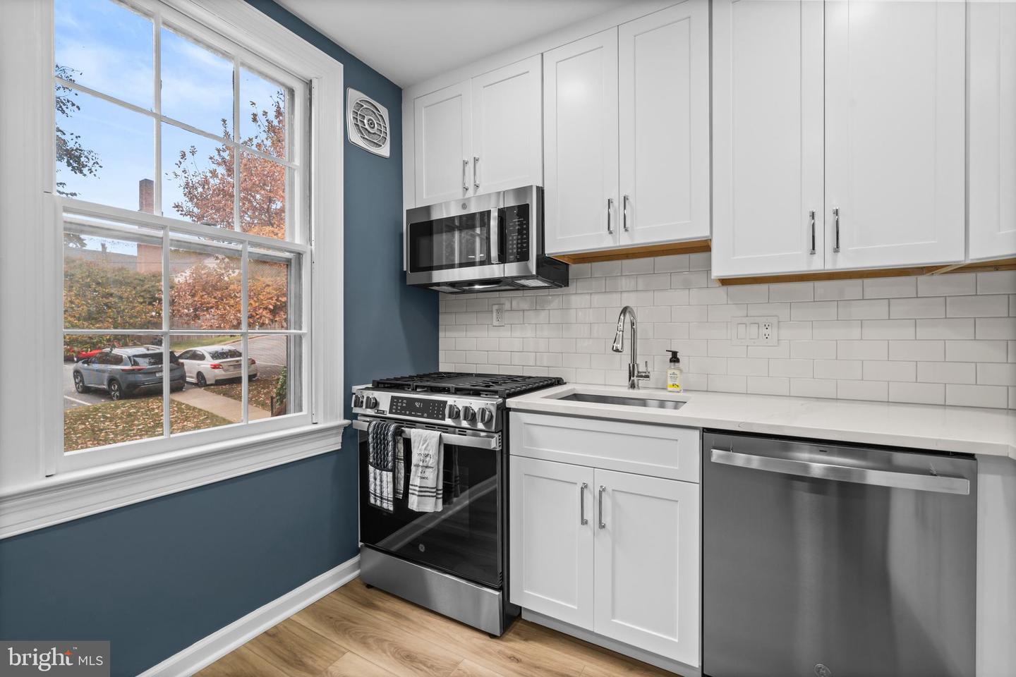 1400 S EDGEWOOD ST S #527, ARLINGTON, Virginia 22204, 2 Bedrooms Bedrooms, ,1 BathroomBathrooms,Residential,For sale,1400 S EDGEWOOD ST S #527,VAAR2065540 MLS # VAAR2065540