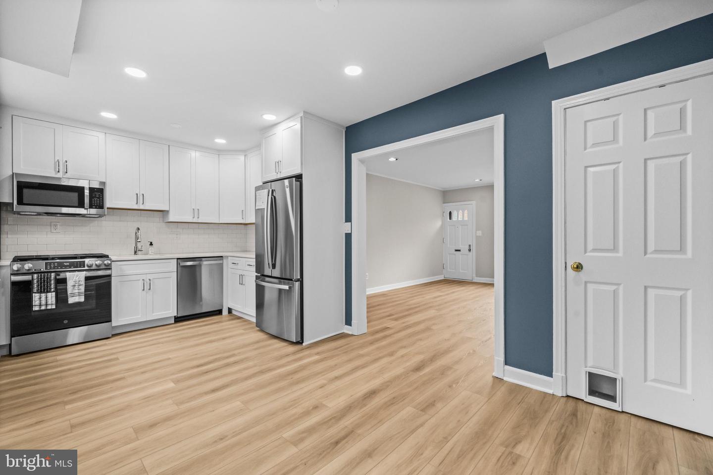 1400 S EDGEWOOD ST S #527, ARLINGTON, Virginia 22204, 2 Bedrooms Bedrooms, ,1 BathroomBathrooms,Residential,For sale,1400 S EDGEWOOD ST S #527,VAAR2065540 MLS # VAAR2065540