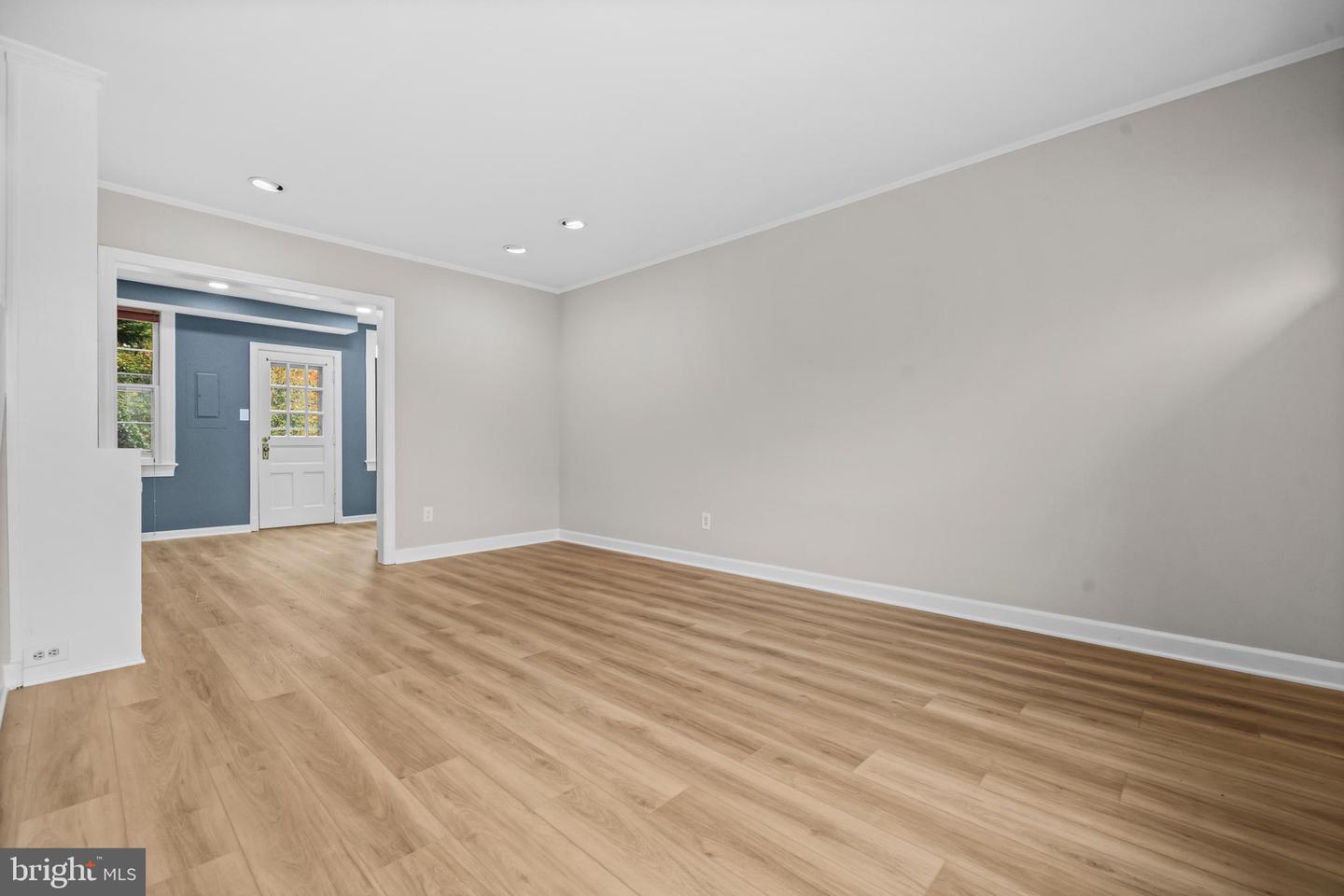 1400 S EDGEWOOD ST S #527, ARLINGTON, Virginia 22204, 2 Bedrooms Bedrooms, ,1 BathroomBathrooms,Residential,For sale,1400 S EDGEWOOD ST S #527,VAAR2065540 MLS # VAAR2065540