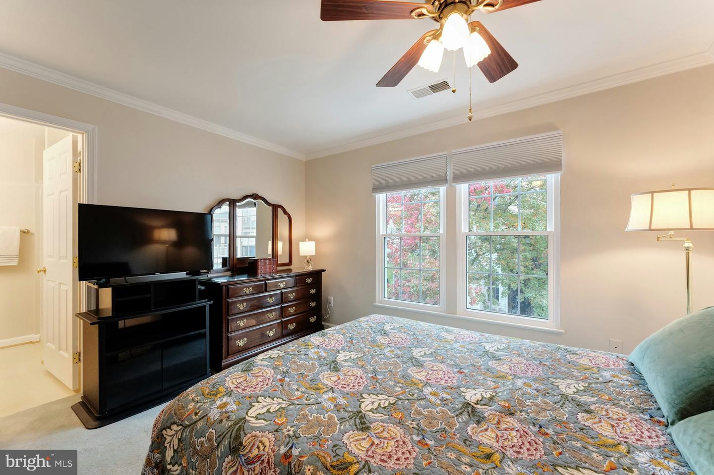 19889 FIELDGRASS SQ, ASHBURN, Virginia 20147, 3 Bedrooms Bedrooms, 9 Rooms Rooms,2 BathroomsBathrooms,Residential,For sale,19889 FIELDGRASS SQ,VALO2110106 MLS # VALO2110106