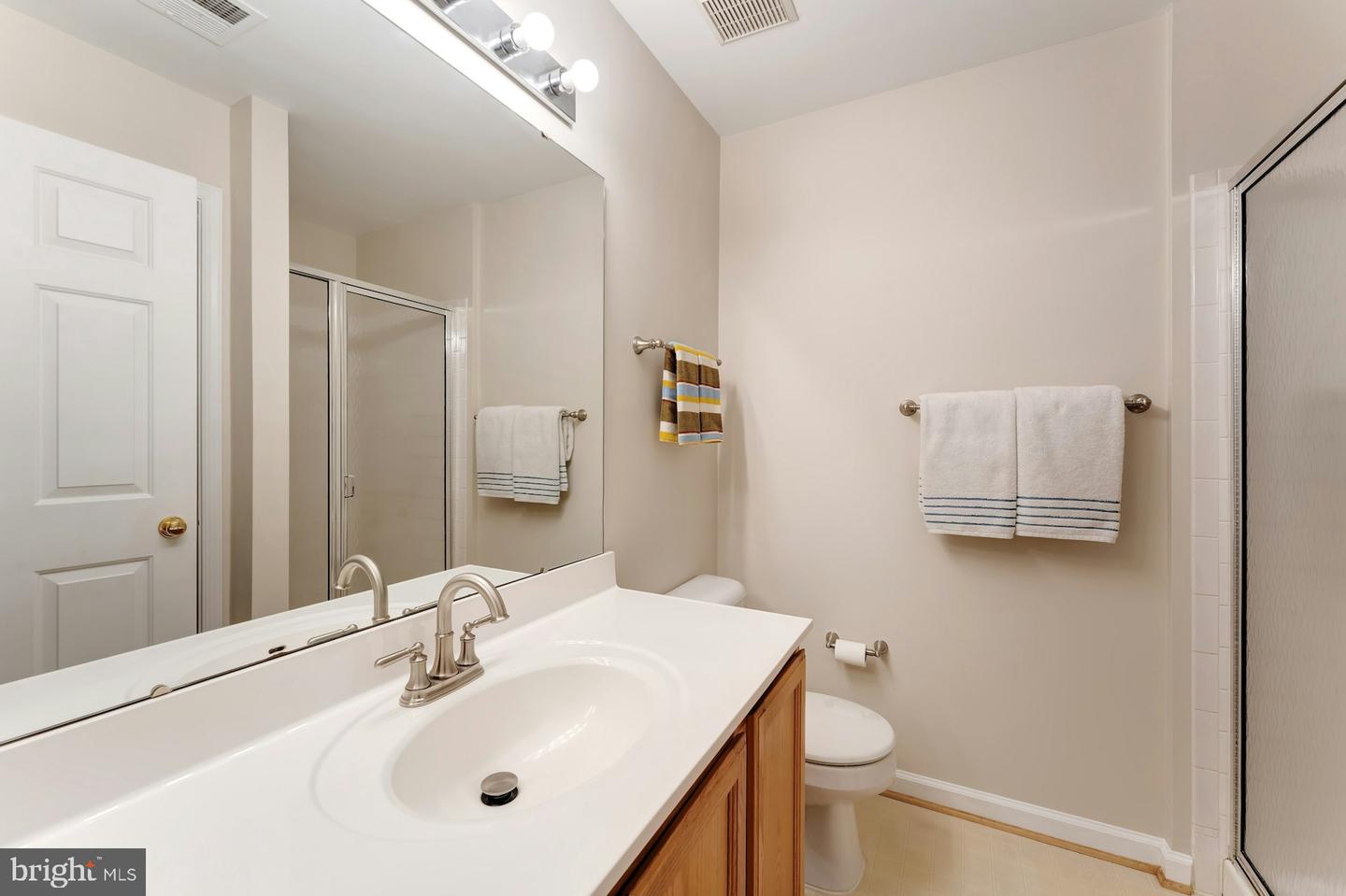 19889 FIELDGRASS SQ, ASHBURN, Virginia 20147, 3 Bedrooms Bedrooms, 9 Rooms Rooms,2 BathroomsBathrooms,Residential,For sale,19889 FIELDGRASS SQ,VALO2110106 MLS # VALO2110106