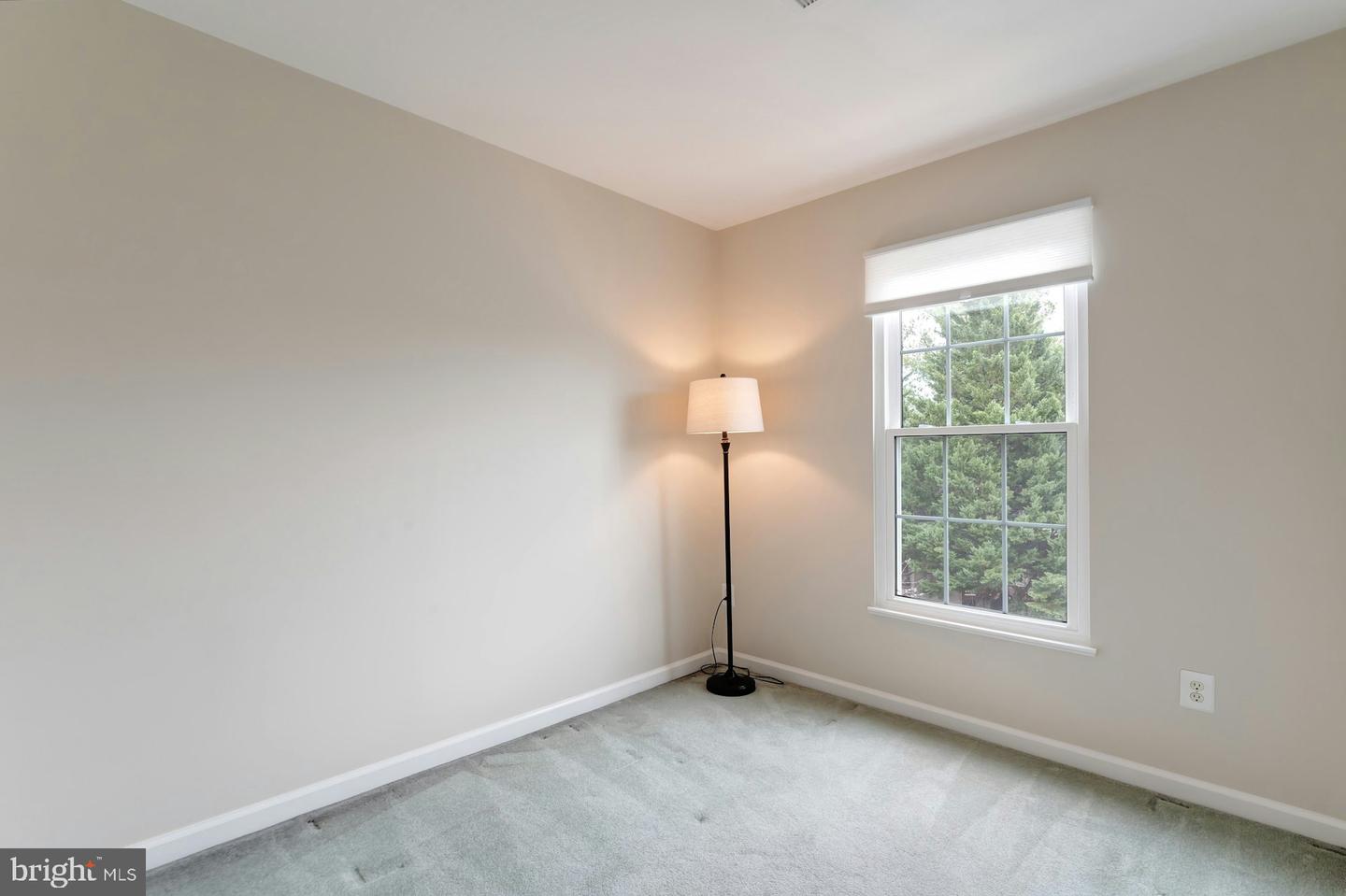 19889 FIELDGRASS SQ, ASHBURN, Virginia 20147, 3 Bedrooms Bedrooms, 9 Rooms Rooms,2 BathroomsBathrooms,Residential,For sale,19889 FIELDGRASS SQ,VALO2110106 MLS # VALO2110106