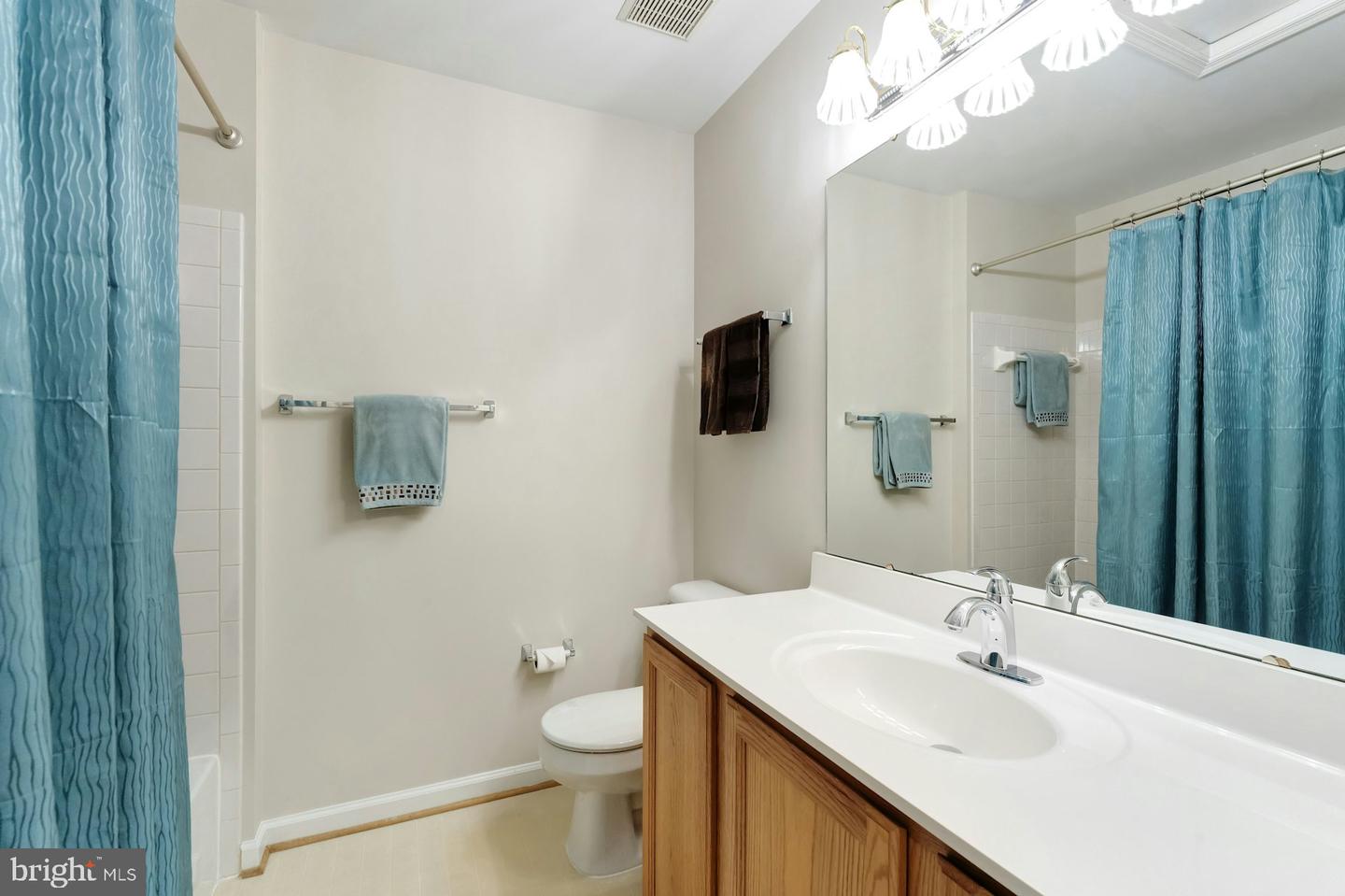 19889 FIELDGRASS SQ, ASHBURN, Virginia 20147, 3 Bedrooms Bedrooms, 9 Rooms Rooms,2 BathroomsBathrooms,Residential,For sale,19889 FIELDGRASS SQ,VALO2110106 MLS # VALO2110106