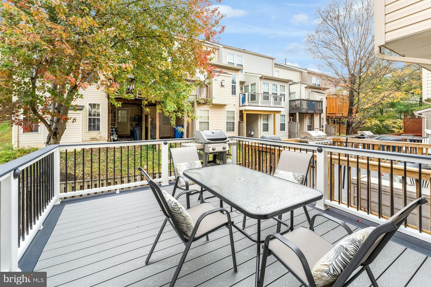 19889 FIELDGRASS SQ, ASHBURN, Virginia 20147, 3 Bedrooms Bedrooms, 9 Rooms Rooms,2 BathroomsBathrooms,Residential,For sale,19889 FIELDGRASS SQ,VALO2110106 MLS # VALO2110106