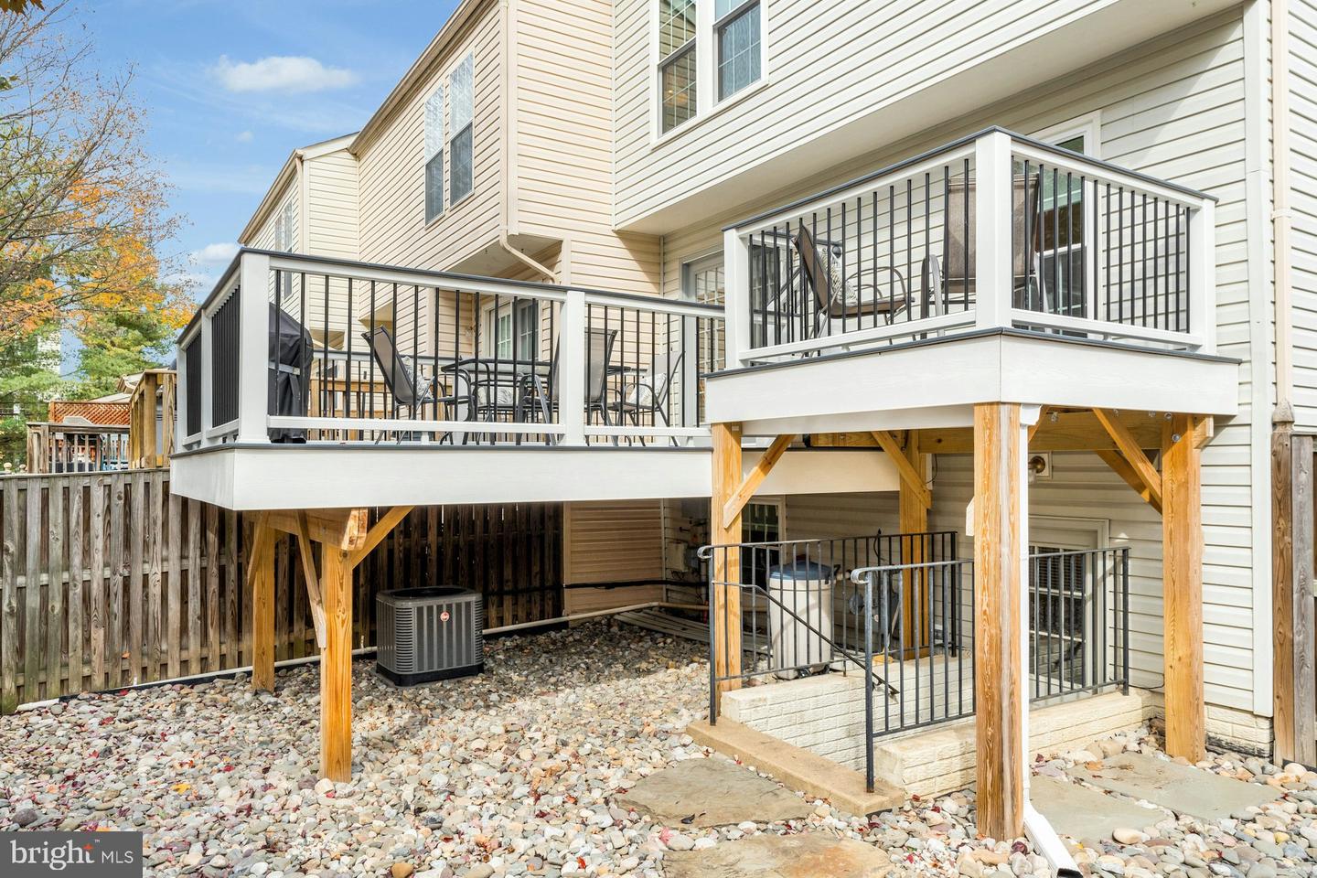 19889 FIELDGRASS SQ, ASHBURN, Virginia 20147, 3 Bedrooms Bedrooms, 9 Rooms Rooms,2 BathroomsBathrooms,Residential,For sale,19889 FIELDGRASS SQ,VALO2110106 MLS # VALO2110106