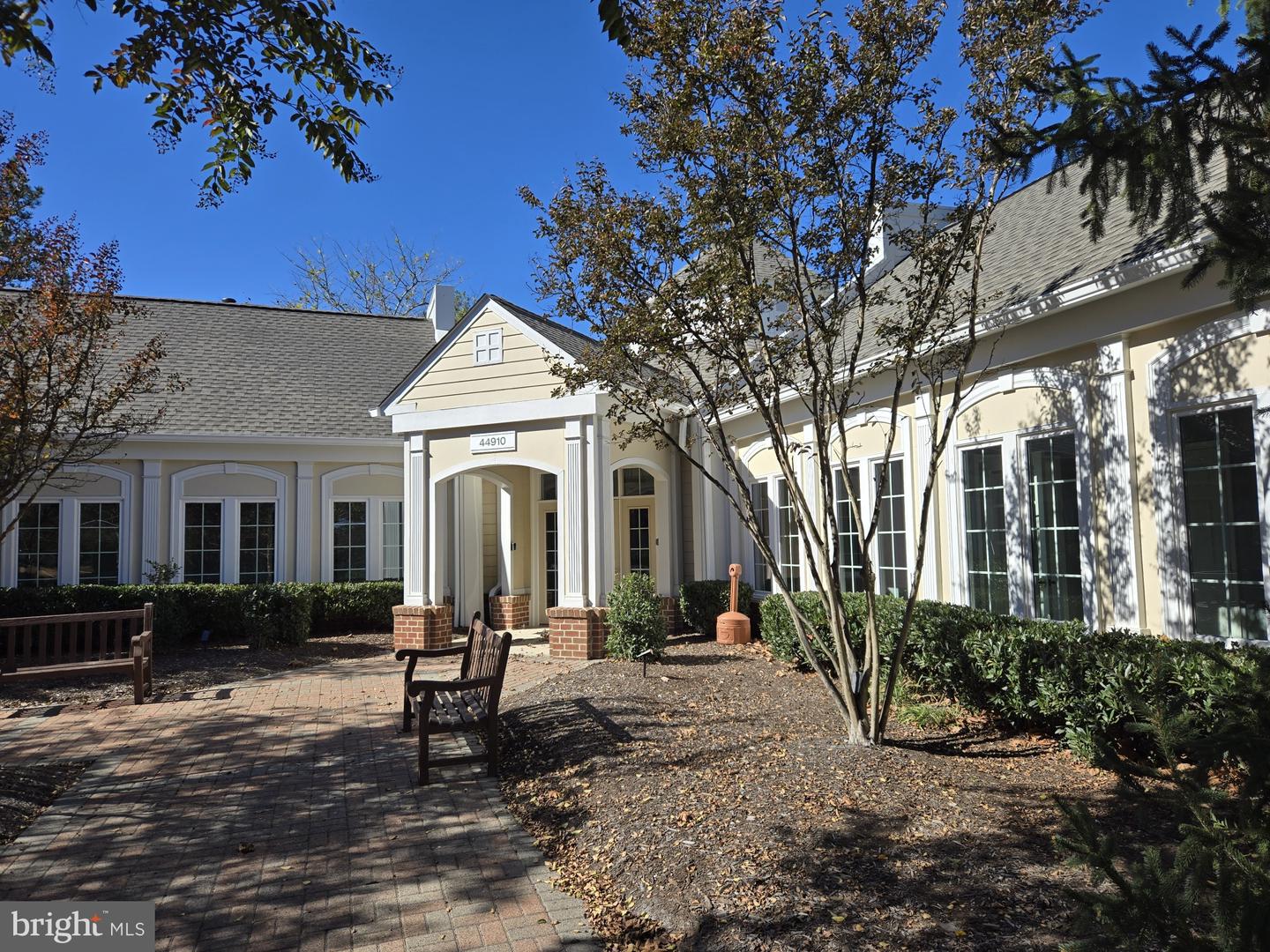 19889 FIELDGRASS SQ, ASHBURN, Virginia 20147, 3 Bedrooms Bedrooms, 9 Rooms Rooms,2 BathroomsBathrooms,Residential,For sale,19889 FIELDGRASS SQ,VALO2110106 MLS # VALO2110106