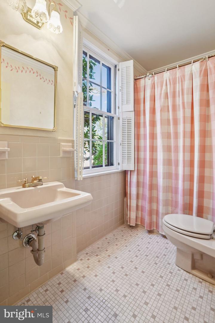 2524 Q ST NW, WASHINGTON, District Of Columbia 20007, 3 Bedrooms Bedrooms, ,3 BathroomsBathrooms,Residential,For sale,2524 Q ST NW,DCDC2229702 MLS # DCDC2229702 2524 Q ST NW, WASHINGTON, District Of Columbia 20007, 3 Bedrooms Bedrooms, ,3 BathroomsBathrooms,Residential,For sale,2524 Q ST NW,DCDC2229702 MLS # DCDC2229702