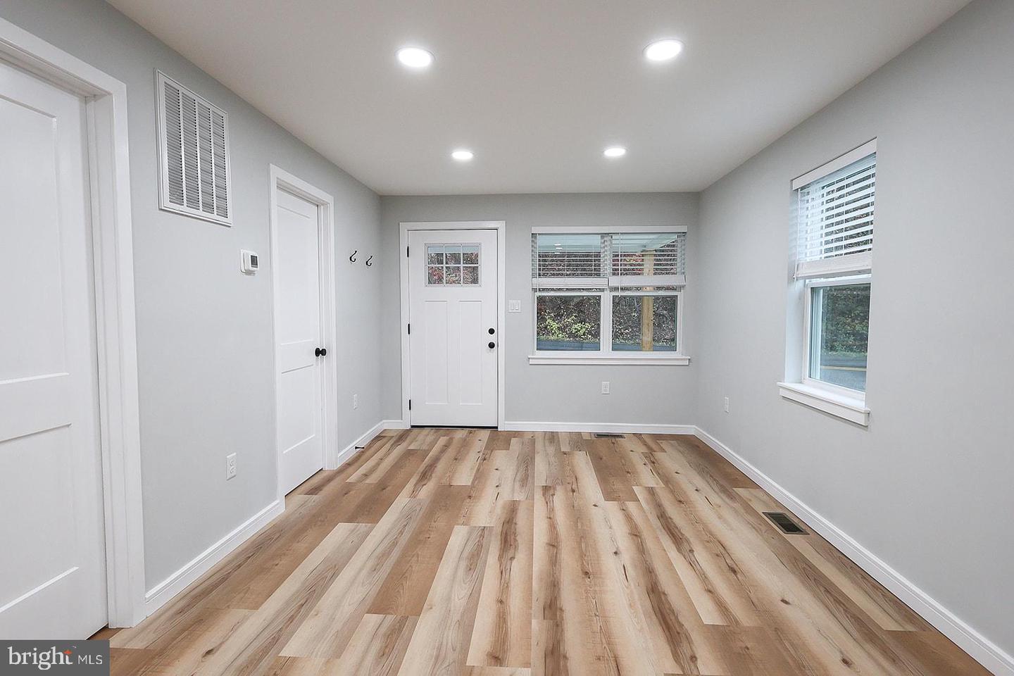 177 DICKS HOLLOW RD, WINCHESTER, Virginia 22603, 2 Bedrooms Bedrooms, ,1 BathroomBathrooms,Residential,For sale,177 DICKS HOLLOW RD,VAFV2037776 MLS # VAFV2037776 177 DICKS HOLLOW RD, WINCHESTER, Virginia 22603, 2 Bedrooms Bedrooms, ,1 BathroomBathrooms,Residential,For sale,177 DICKS HOLLOW RD,VAFV2037776 MLS # VAFV2037776