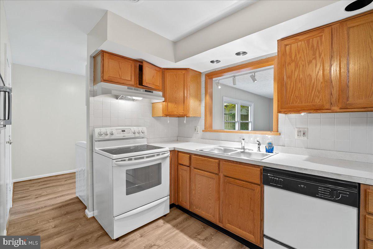 314 E STAUNTON AVE E, STERLING, Virginia 20164, 3 Bedrooms Bedrooms, ,1 BathroomBathrooms,Residential,For sale,314 E STAUNTON AVE E,VALO2110140 MLS # VALO2110140