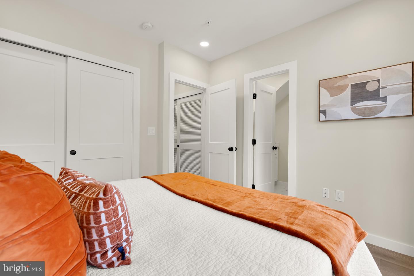 2606 41ST ST NW #5, WASHINGTON, District Of Columbia 20007, 2 Bedrooms Bedrooms, ,2 BathroomsBathrooms,Residential,For sale,2606 41ST ST NW #5,DCDC2229816 MLS # DCDC2229816