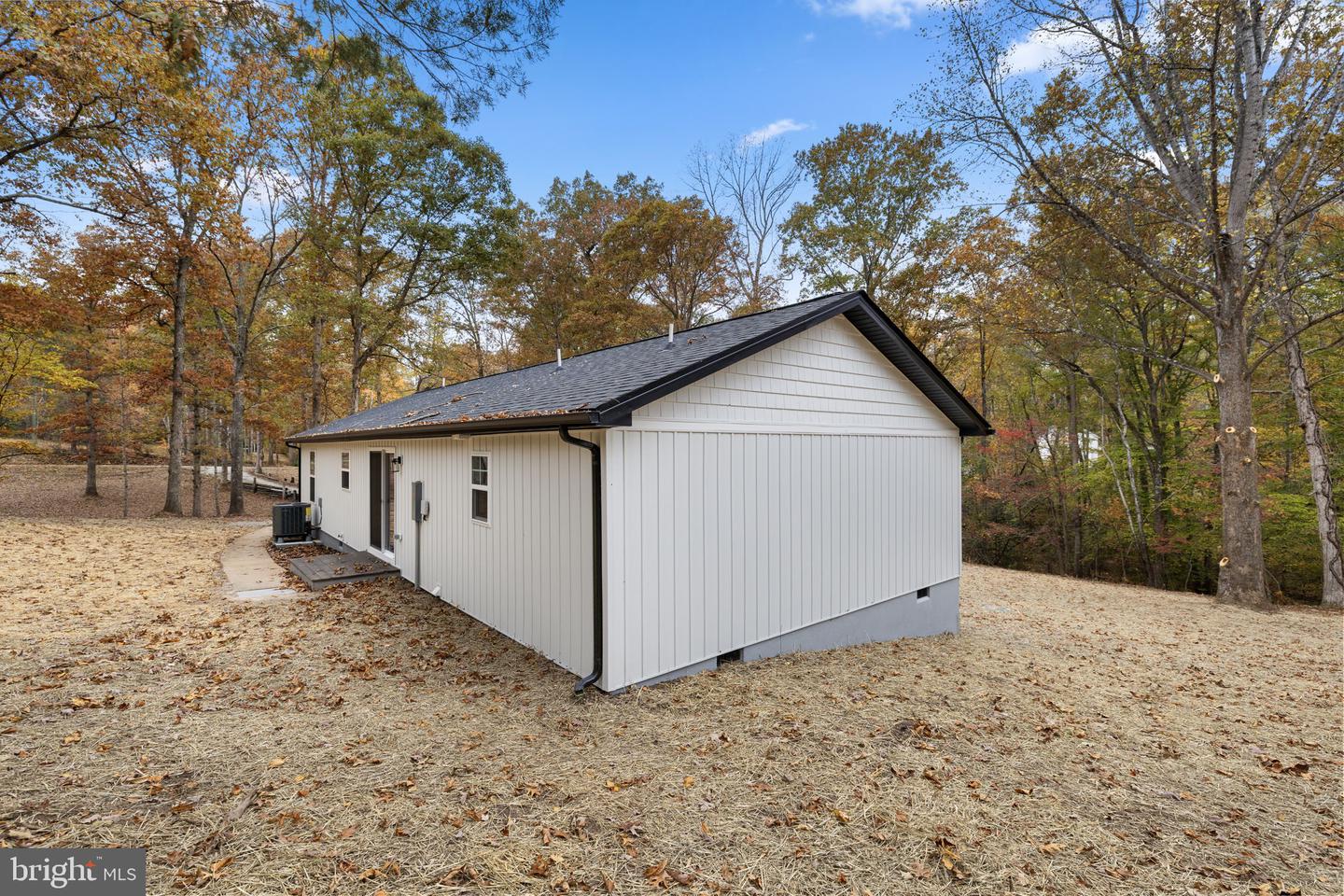 8611 ENGLEMAN LN, SPOTSYLVANIA, Virginia 22551, 3 Bedrooms Bedrooms, ,2 BathroomsBathrooms,Residential,For sale,8611 ENGLEMAN LN,VASP2037354 MLS # VASP2037354