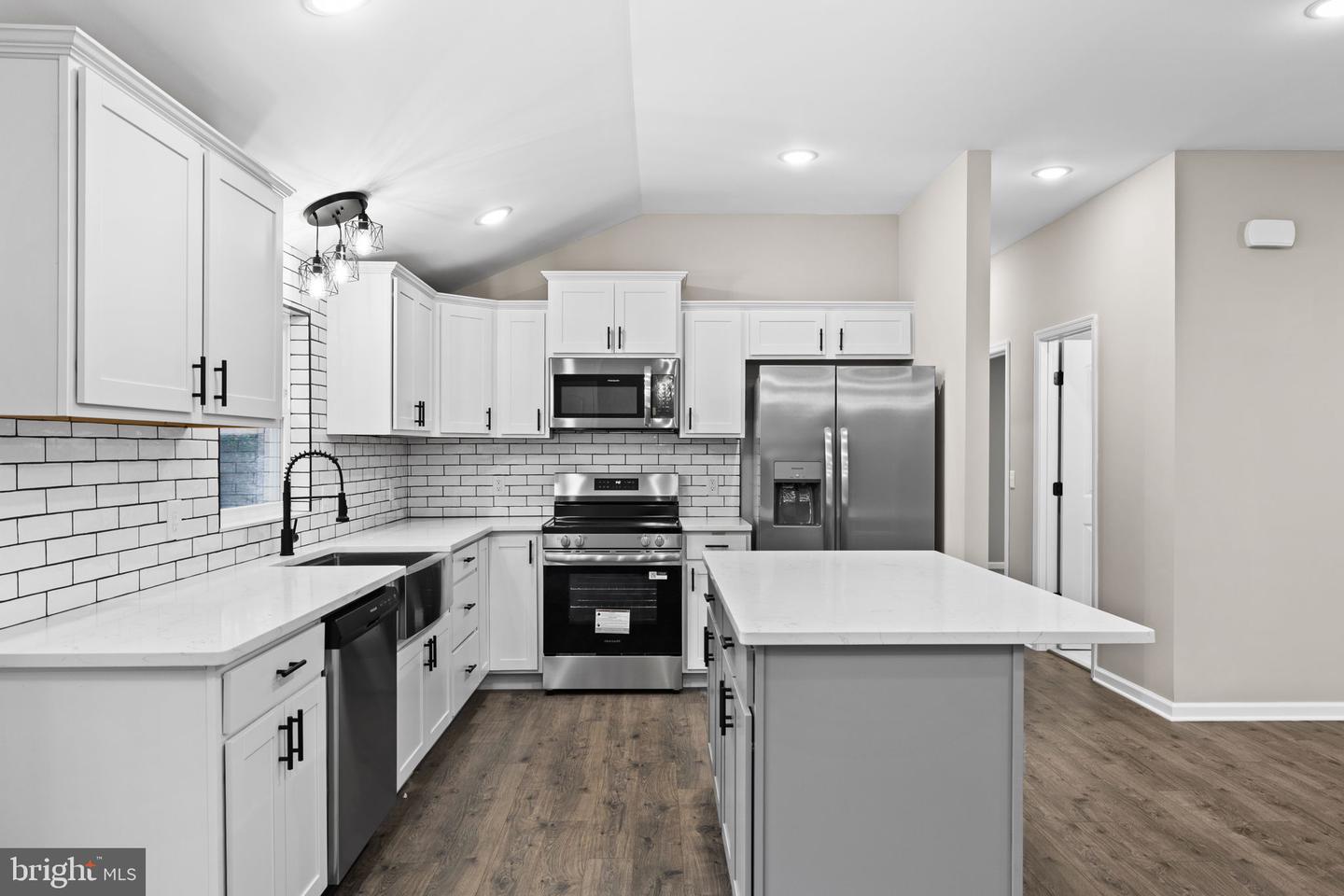 8611 ENGLEMAN LN, SPOTSYLVANIA, Virginia 22551, 3 Bedrooms Bedrooms, ,2 BathroomsBathrooms,Residential,For sale,8611 ENGLEMAN LN,VASP2037354 MLS # VASP2037354