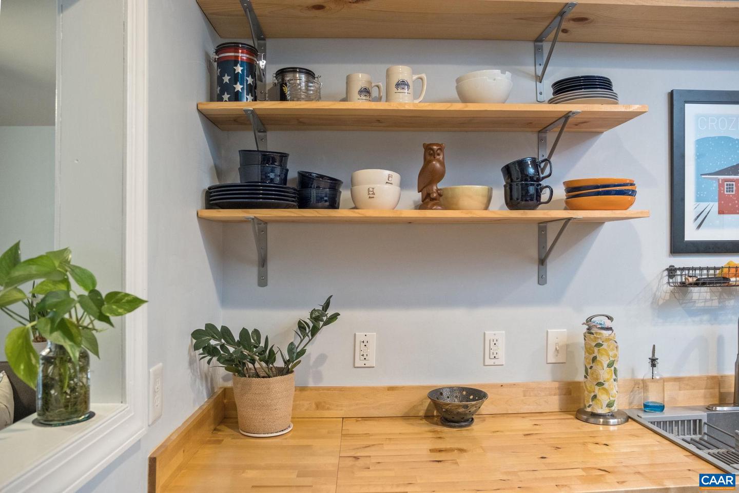 102 HARTFORD CT, CHARLOTTESVILLE, Virginia 22902, 3 Bedrooms Bedrooms, ,1 BathroomBathrooms,Residential,For sale,102 HARTFORD CT,670599 MLS # 670599 102 HARTFORD CT, CHARLOTTESVILLE, Virginia 22902, 3 Bedrooms Bedrooms, ,1 BathroomBathrooms,Residential,For sale,102 HARTFORD CT,670599 MLS # 670599