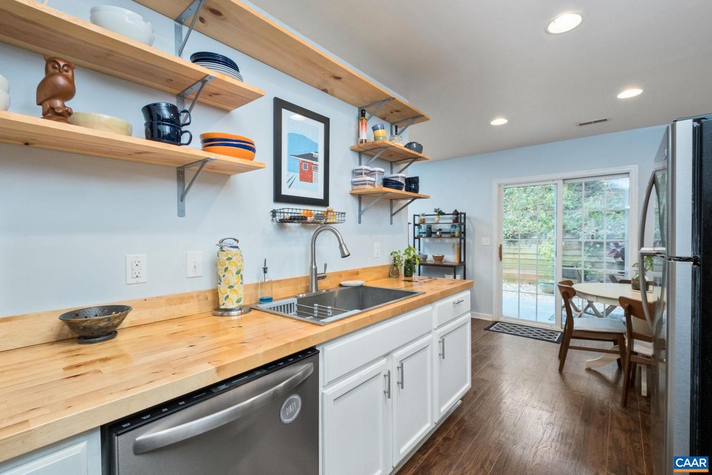 102 HARTFORD CT, CHARLOTTESVILLE, Virginia 22902, 3 Bedrooms Bedrooms, ,1 BathroomBathrooms,Residential,For sale,102 HARTFORD CT,670599 MLS # 670599 102 HARTFORD CT, CHARLOTTESVILLE, Virginia 22902, 3 Bedrooms Bedrooms, ,1 BathroomBathrooms,Residential,For sale,102 HARTFORD CT,670599 MLS # 670599