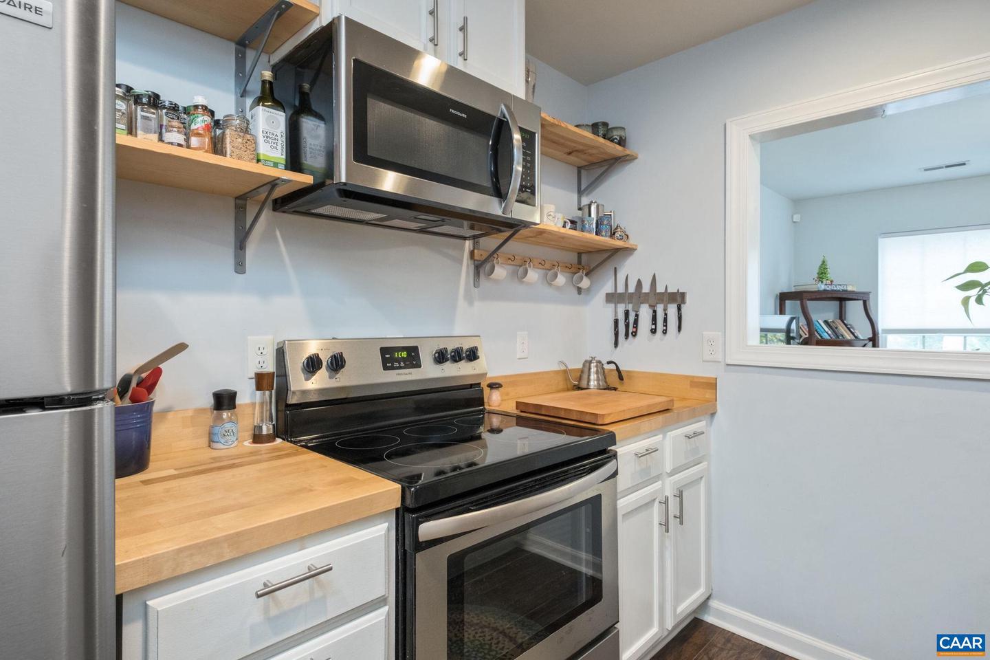 102 HARTFORD CT, CHARLOTTESVILLE, Virginia 22902, 3 Bedrooms Bedrooms, ,1 BathroomBathrooms,Residential,For sale,102 HARTFORD CT,670599 MLS # 670599 102 HARTFORD CT, CHARLOTTESVILLE, Virginia 22902, 3 Bedrooms Bedrooms, ,1 BathroomBathrooms,Residential,For sale,102 HARTFORD CT,670599 MLS # 670599