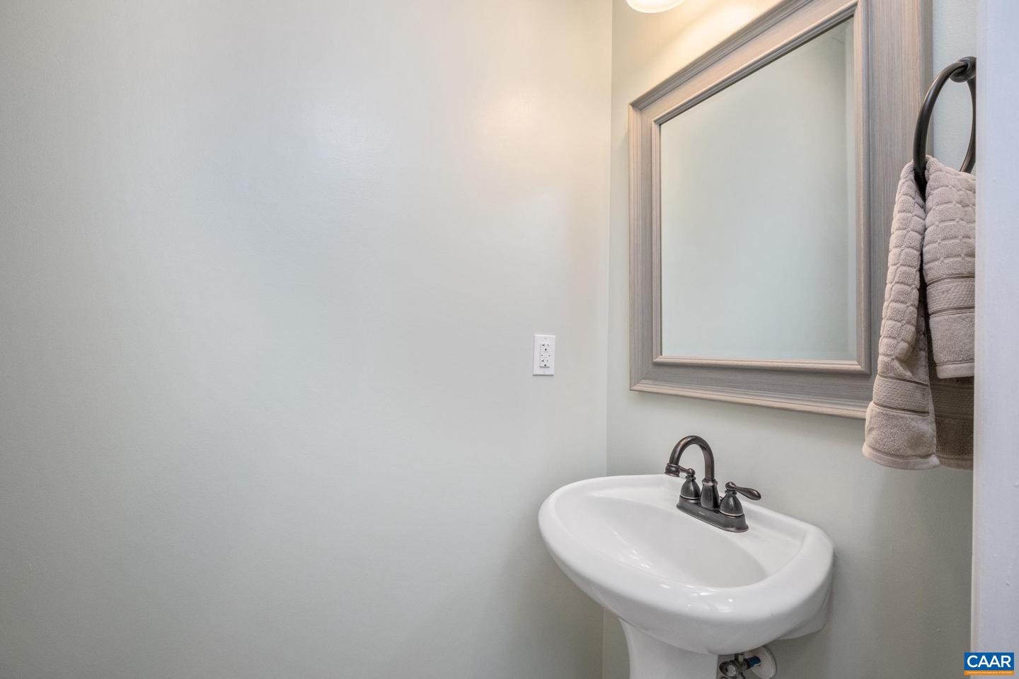 102 HARTFORD CT, CHARLOTTESVILLE, Virginia 22902, 3 Bedrooms Bedrooms, ,1 BathroomBathrooms,Residential,For sale,102 HARTFORD CT,670599 MLS # 670599 102 HARTFORD CT, CHARLOTTESVILLE, Virginia 22902, 3 Bedrooms Bedrooms, ,1 BathroomBathrooms,Residential,For sale,102 HARTFORD CT,670599 MLS # 670599