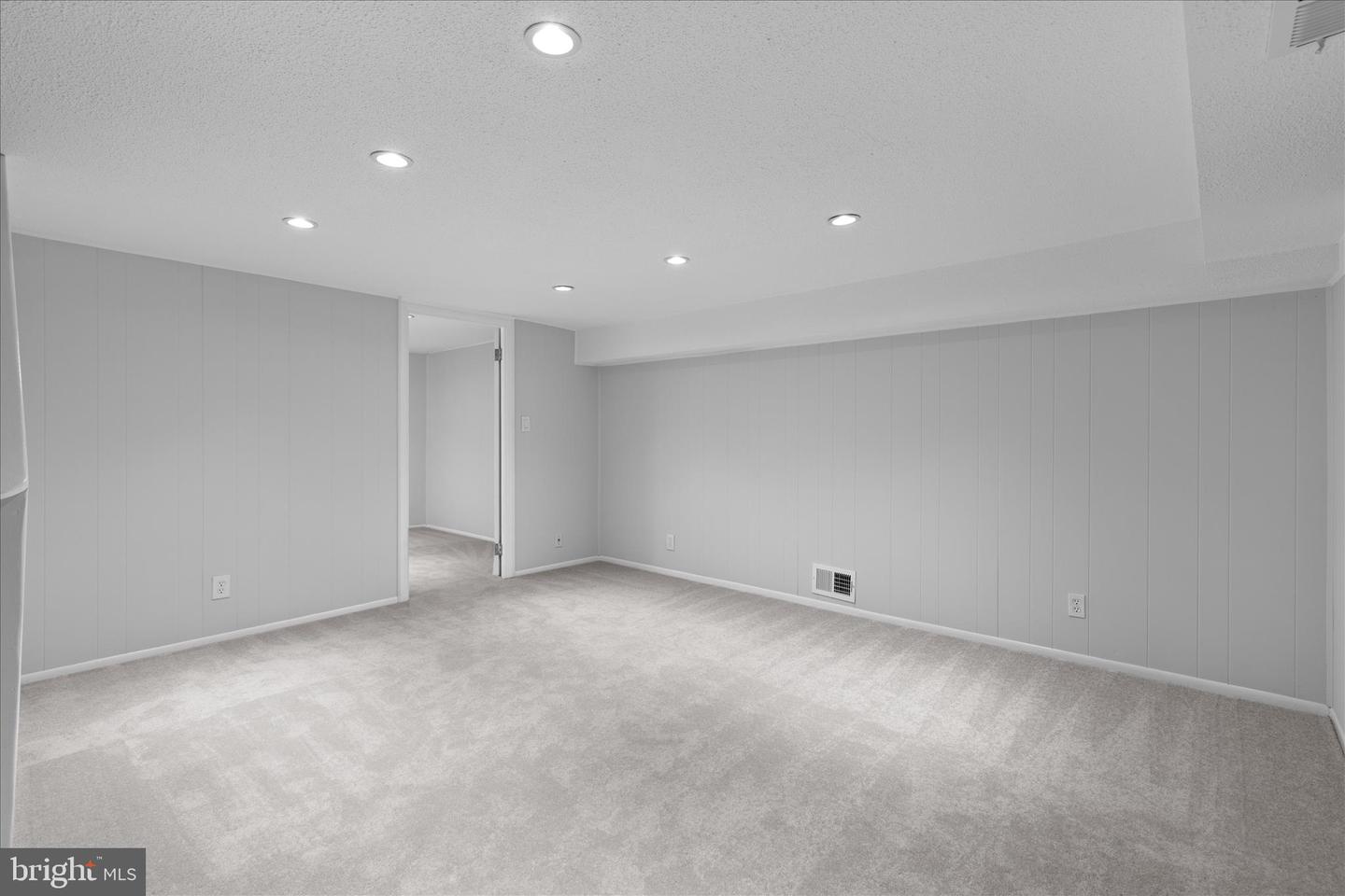 2990 S COLUMBUS ST, ARLINGTON, Virginia 22206, 2 Bedrooms Bedrooms, ,2 BathroomsBathrooms,Residential,For sale,2990 S COLUMBUS ST,VAAX2051356 MLS # VAAX2051356