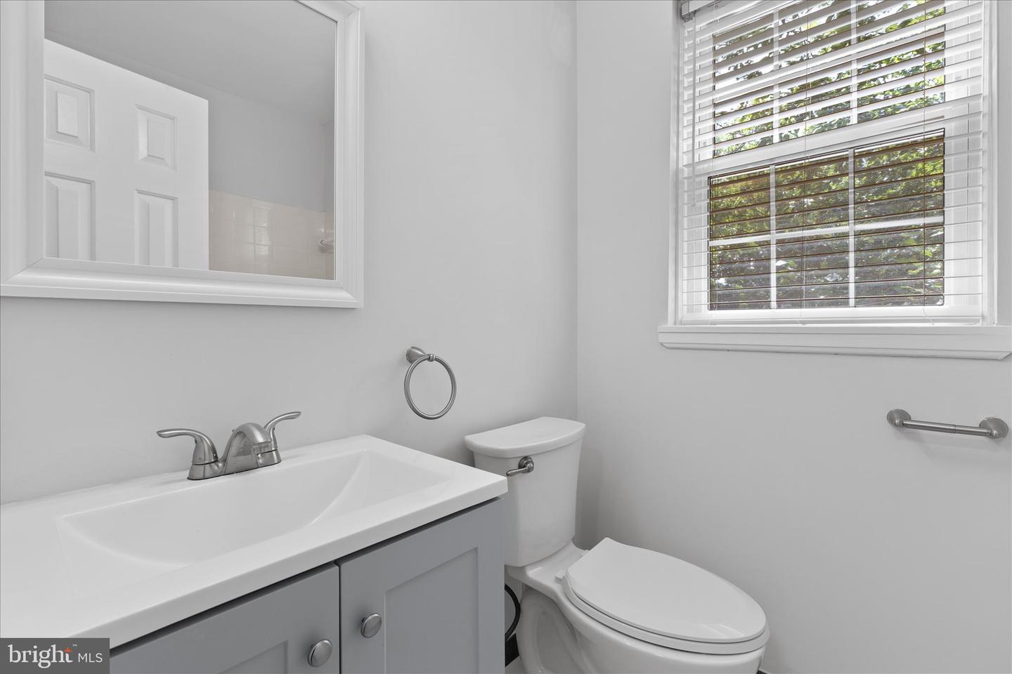 2990 S COLUMBUS ST, ARLINGTON, Virginia 22206, 2 Bedrooms Bedrooms, ,2 BathroomsBathrooms,Residential,For sale,2990 S COLUMBUS ST,VAAX2051356 MLS # VAAX2051356