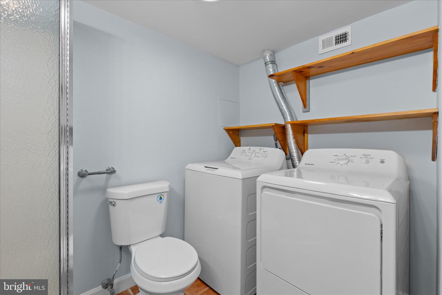 2990 S COLUMBUS ST, ARLINGTON, Virginia 22206, 2 Bedrooms Bedrooms, ,2 BathroomsBathrooms,Residential,For sale,2990 S COLUMBUS ST,VAAX2051356 MLS # VAAX2051356