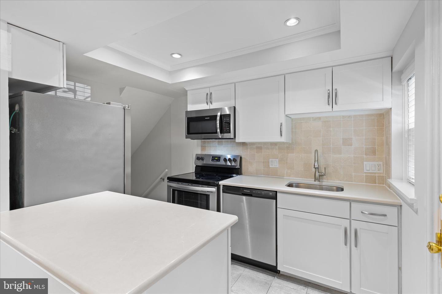 2990 S COLUMBUS ST, ARLINGTON, Virginia 22206, 2 Bedrooms Bedrooms, ,2 BathroomsBathrooms,Residential,For sale,2990 S COLUMBUS ST,VAAX2051356 MLS # VAAX2051356