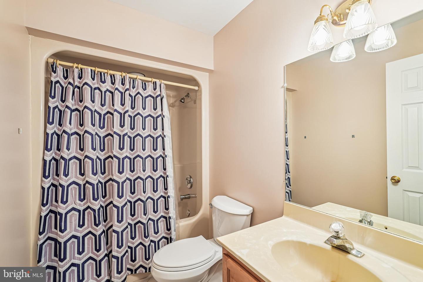 18 HALL RD, FRONT ROYAL, Virginia 22630, 2 Bedrooms Bedrooms, ,3 BathroomsBathrooms,Residential,For sale,18 HALL RD,VAWR2012686 MLS # VAWR2012686