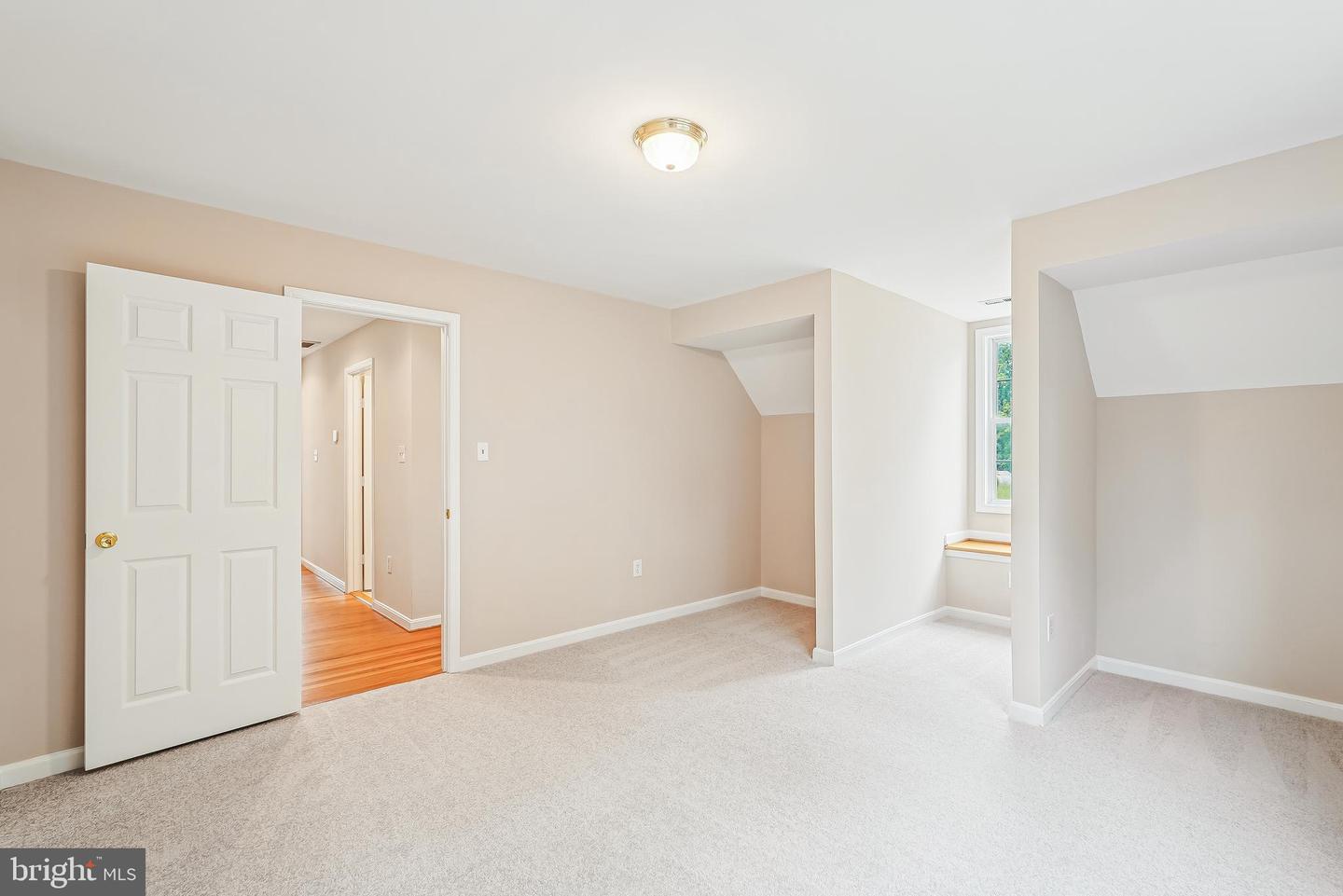 18 HALL RD, FRONT ROYAL, Virginia 22630, 2 Bedrooms Bedrooms, ,3 BathroomsBathrooms,Residential,For sale,18 HALL RD,VAWR2012686 MLS # VAWR2012686