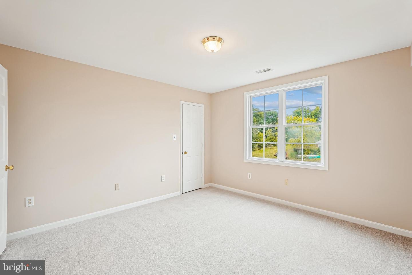 18 HALL RD, FRONT ROYAL, Virginia 22630, 2 Bedrooms Bedrooms, ,3 BathroomsBathrooms,Residential,For sale,18 HALL RD,VAWR2012686 MLS # VAWR2012686