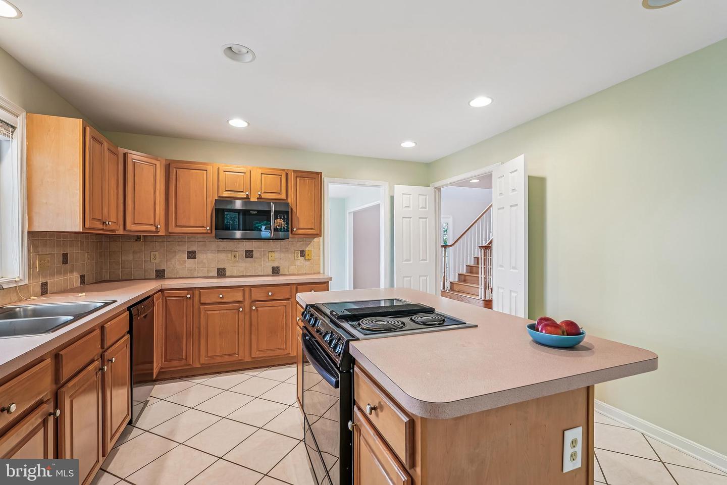 18 HALL RD, FRONT ROYAL, Virginia 22630, 2 Bedrooms Bedrooms, ,3 BathroomsBathrooms,Residential,For sale,18 HALL RD,VAWR2012686 MLS # VAWR2012686