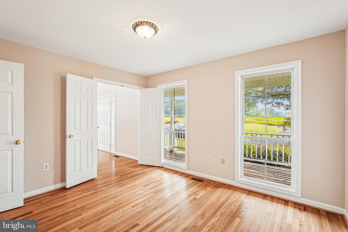 18 HALL RD, FRONT ROYAL, Virginia 22630, 2 Bedrooms Bedrooms, ,3 BathroomsBathrooms,Residential,For sale,18 HALL RD,VAWR2012686 MLS # VAWR2012686