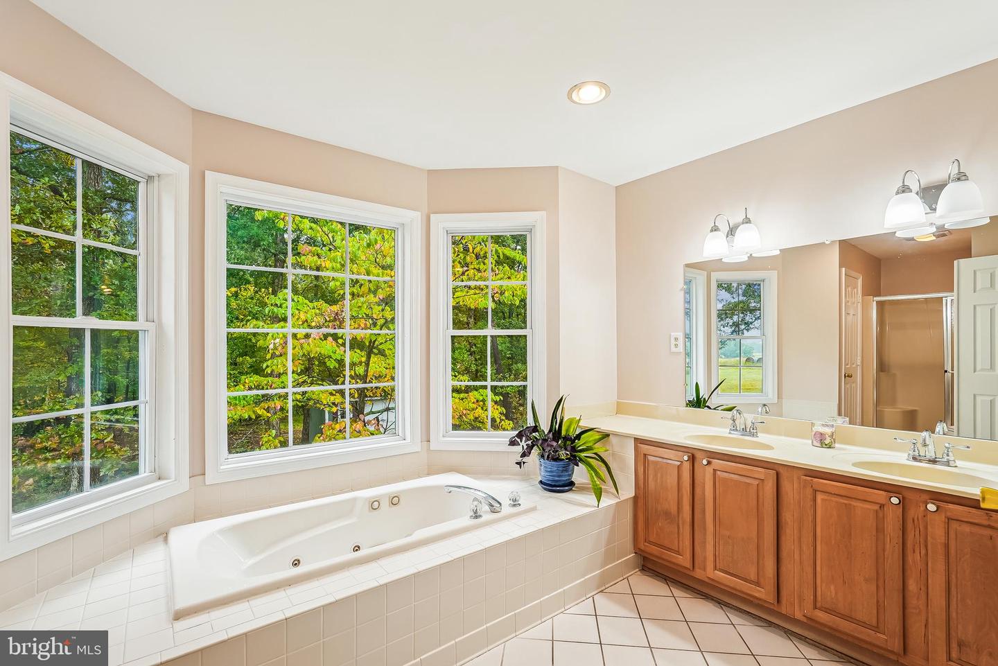 18 HALL RD, FRONT ROYAL, Virginia 22630, 2 Bedrooms Bedrooms, ,3 BathroomsBathrooms,Residential,For sale,18 HALL RD,VAWR2012686 MLS # VAWR2012686