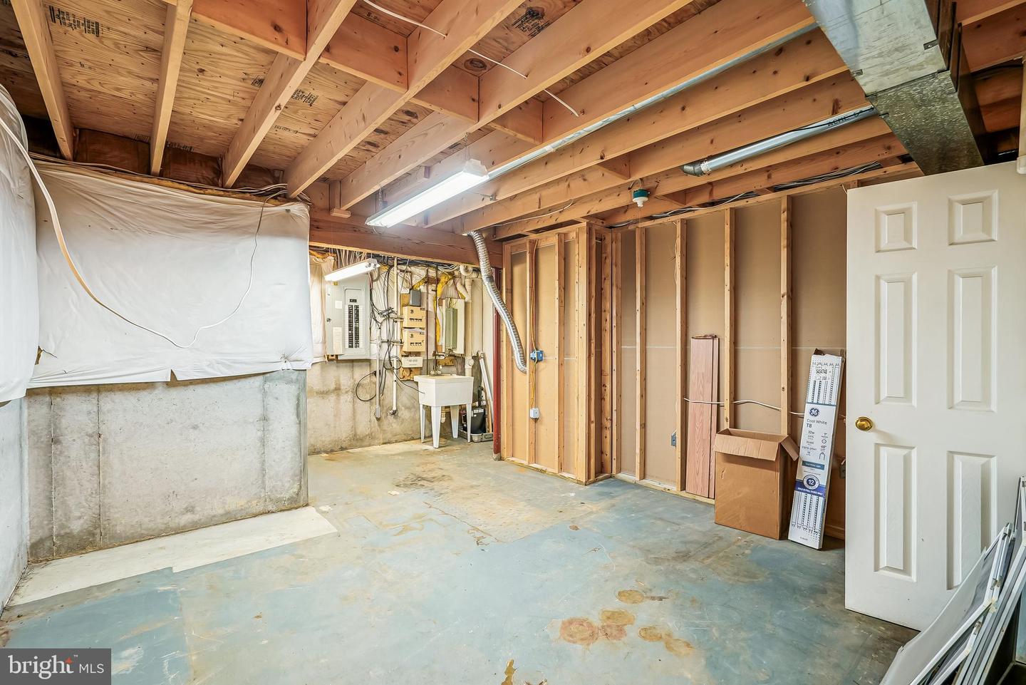 18 HALL RD, FRONT ROYAL, Virginia 22630, 2 Bedrooms Bedrooms, ,3 BathroomsBathrooms,Residential,For sale,18 HALL RD,VAWR2012686 MLS # VAWR2012686