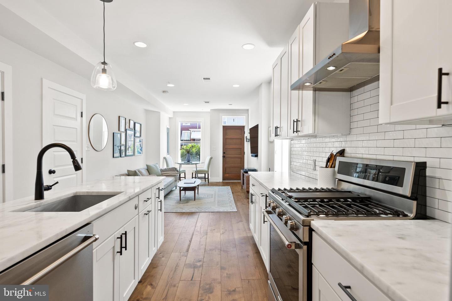 781 COLUMBIA RD NW #1, WASHINGTON, District Of Columbia 20001, 2 Bedrooms Bedrooms, ,2 BathroomsBathrooms,Residential,For sale,781 COLUMBIA RD NW #1,DCDC2229898 MLS # DCDC2229898