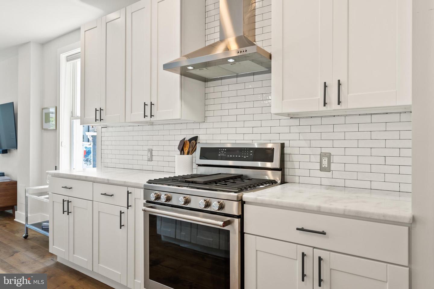 781 COLUMBIA RD NW #1, WASHINGTON, District Of Columbia 20001, 2 Bedrooms Bedrooms, ,2 BathroomsBathrooms,Residential,For sale,781 COLUMBIA RD NW #1,DCDC2229898 MLS # DCDC2229898