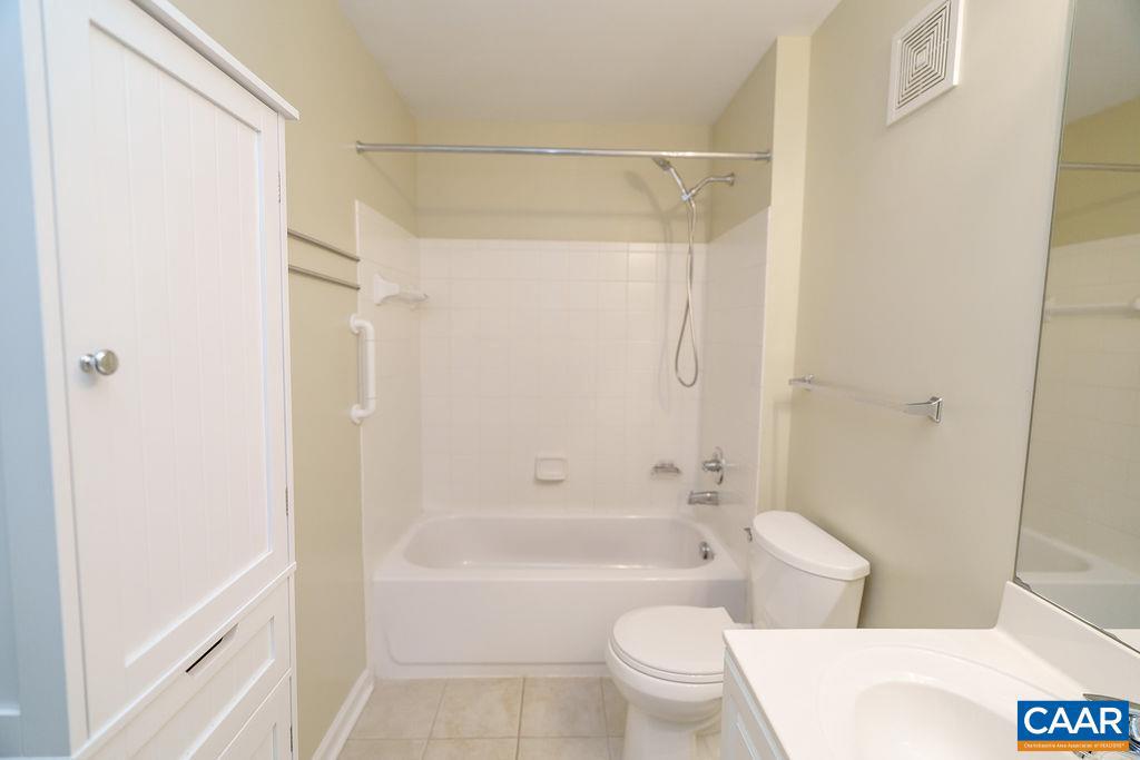 1840 CANDLEWOOD CT #104, CHARLOTTESVILLE, Virginia 22903, 2 Bedrooms Bedrooms, ,2 BathroomsBathrooms,Residential,For sale,1840 CANDLEWOOD CT #104,670608 MLS # 670608 1840 CANDLEWOOD CT #104, CHARLOTTESVILLE, Virginia 22903, 2 Bedrooms Bedrooms, ,2 BathroomsBathrooms,Residential,For sale,1840 CANDLEWOOD CT #104,670608 MLS # 670608