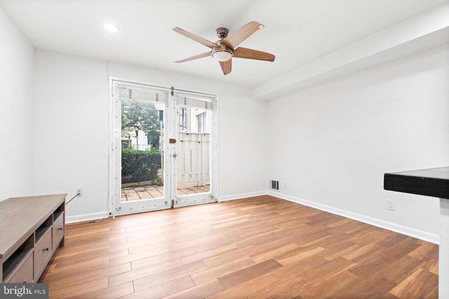 73 G ST SW #103, WASHINGTON, District Of Columbia 20024, 2 Bedrooms Bedrooms, ,2 BathroomsBathrooms,Residential,For sale,73 G ST SW #103,DCDC2229912 MLS # DCDC2229912